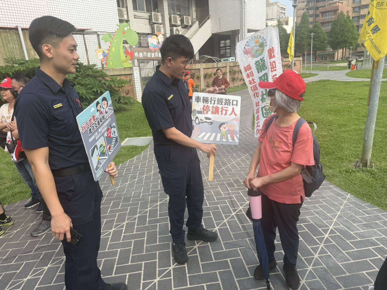 桃警前進公益博覽會交安宣導 提醒民眾這些事 351791