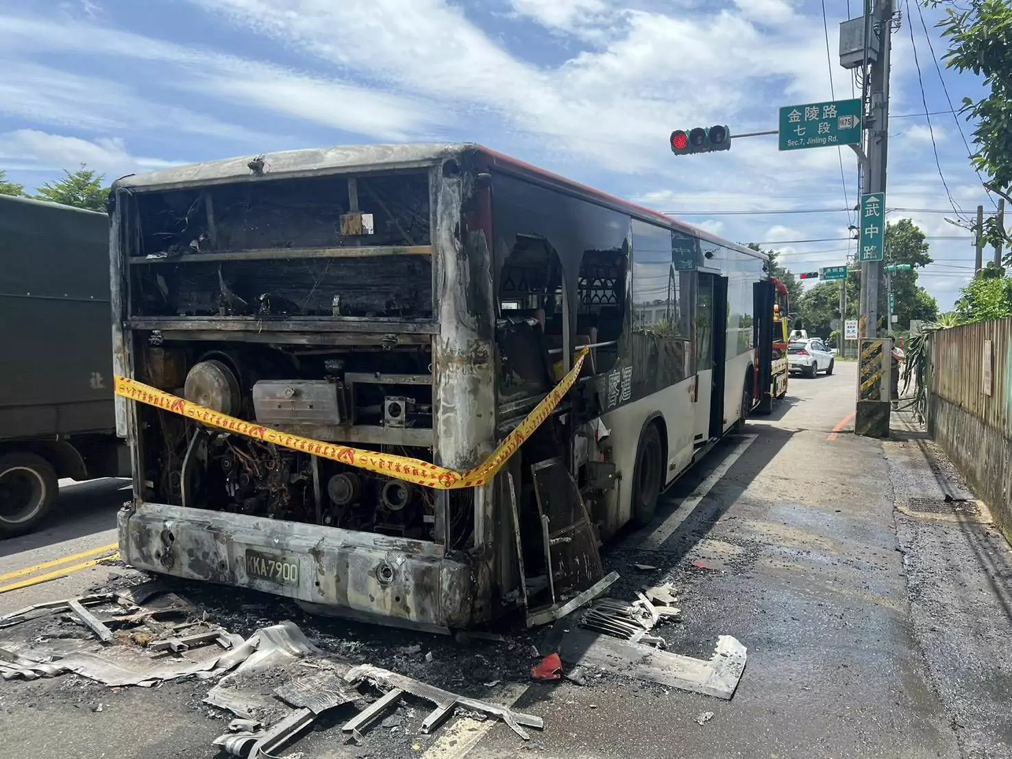 【有片】行駛途中突遭火舌吞噬!平鎮公車燒成廢鐵 621980 0