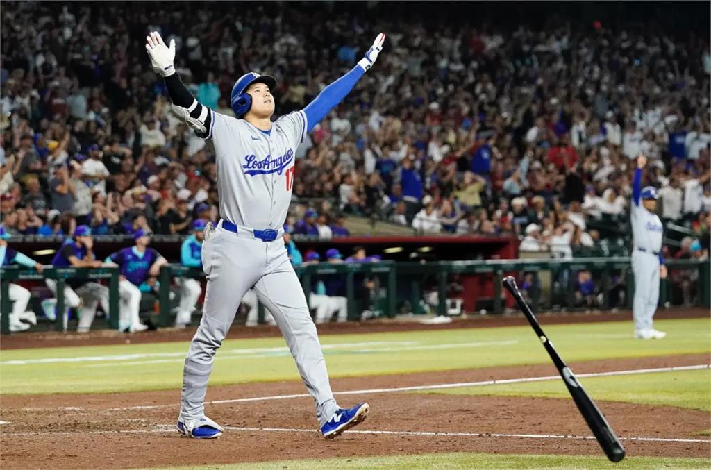 大谷翔平9上3分砲!道奇14:11驚天逆襲響尾蛇 大谷翔平9上3分砲!道奇14:11驚天逆襲響尾蛇