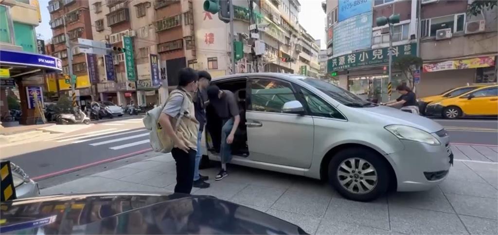 陳大天涉閃兵遭拘提 未婚妻轉發「1痛苦動態」