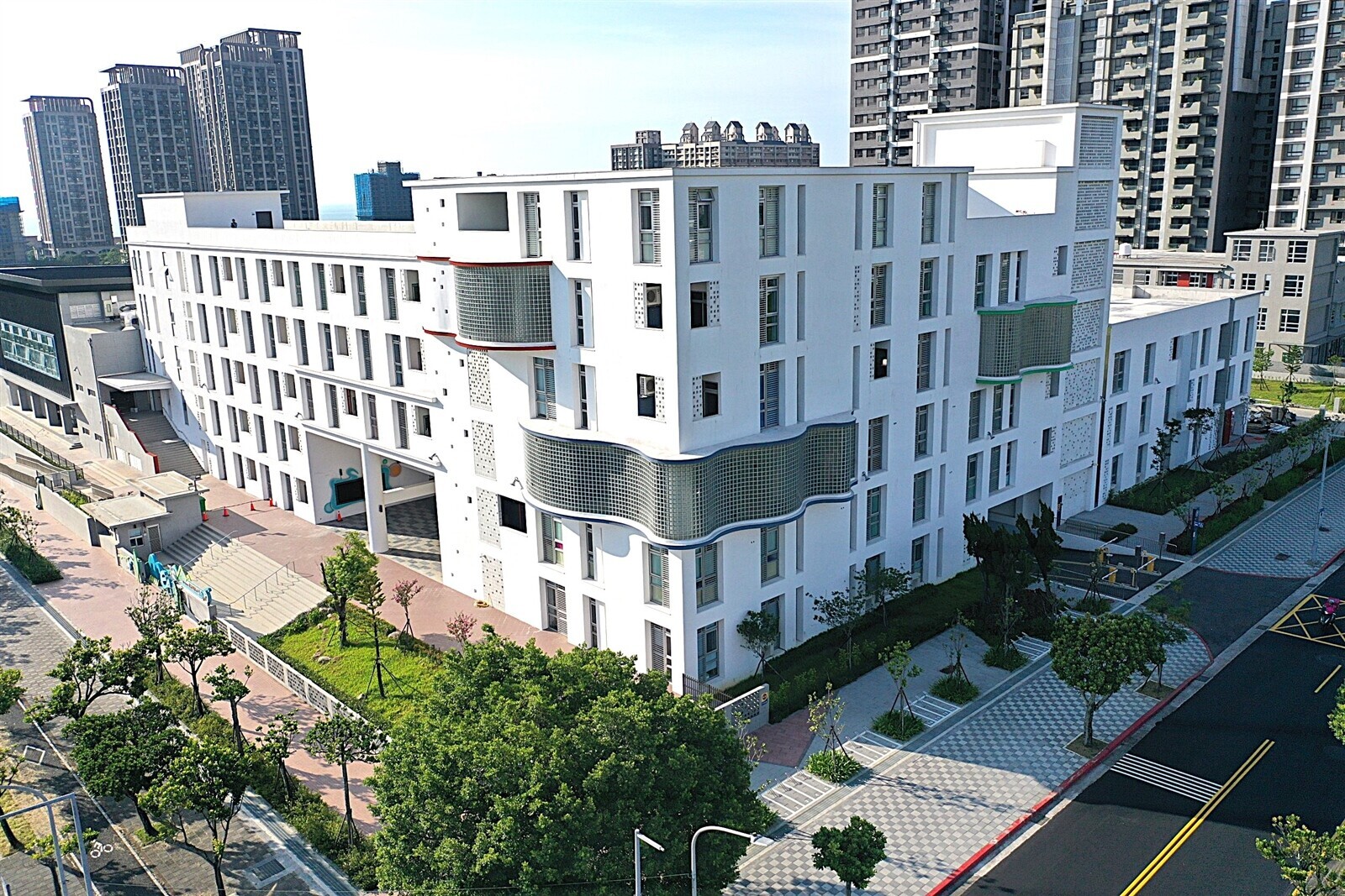 新北淡海國小　全面啟用智慧E化綠建築新校園