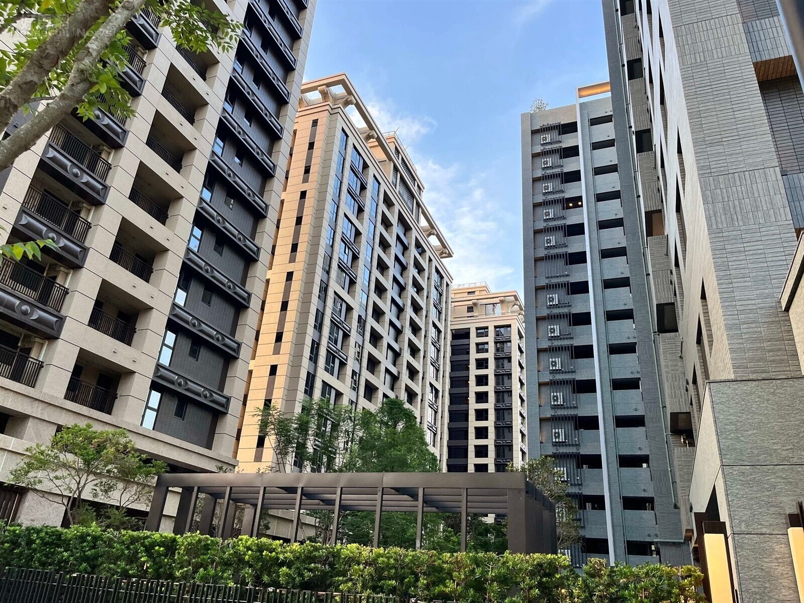 被騙了!房市兩大隱憂未解 韭菜誤信「不買來不及」:存款見底