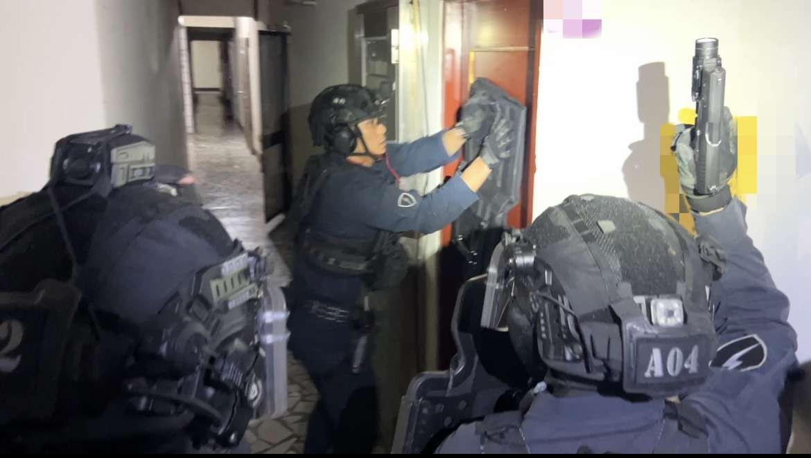 中壢民宅藏槍毒工廠!檢警破門逮人 32歲嫌遭移送法辦 S 13574184
