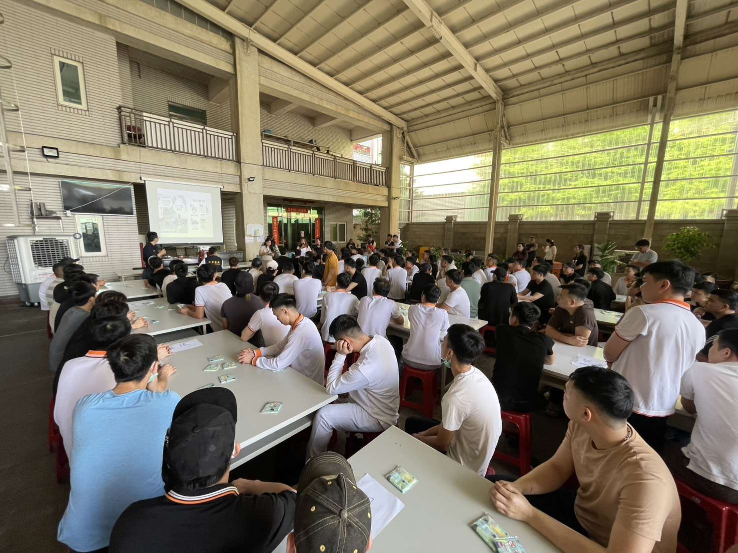 龍潭警結合觀光工廠加強宣導 提升移工識詐反毒與法治觀念 S 3629065