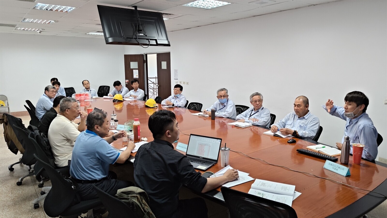 碳費元年!高市首創「自主減量計畫輔導團」 進廠助企業取得優惠費率