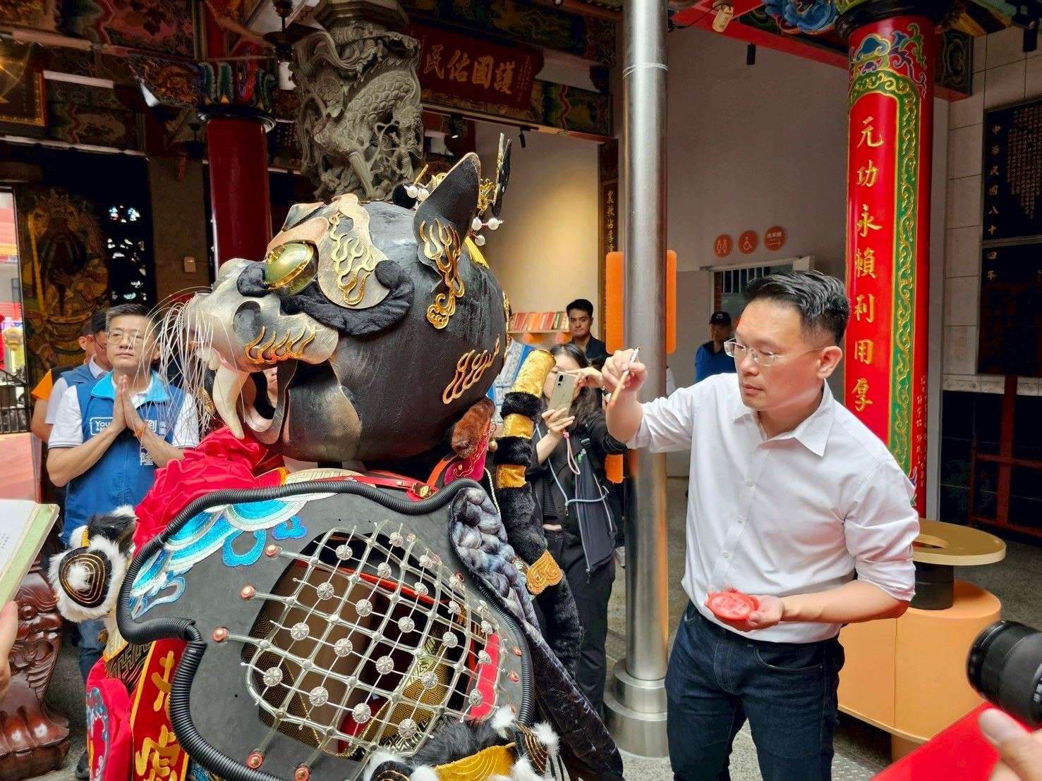 全台首尊黑翅膀「黑虎爺將軍」開光點眼 龍潭神龍鬧鎮5/18起駕 gwegftw
