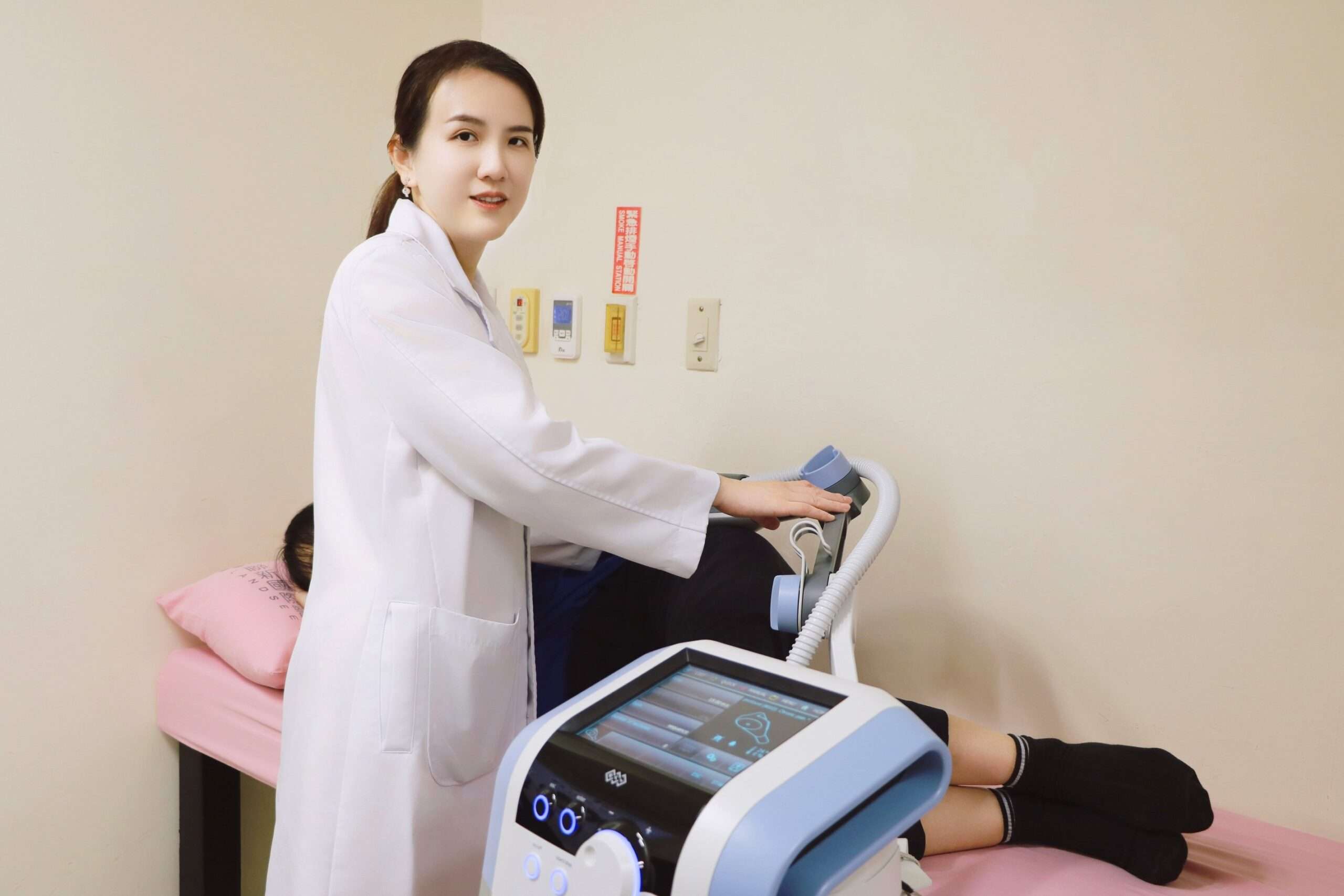 久坐族小心「臀肌失憶症」 聯新國際醫院:恐引發全身健康危機 he5g5et scaled