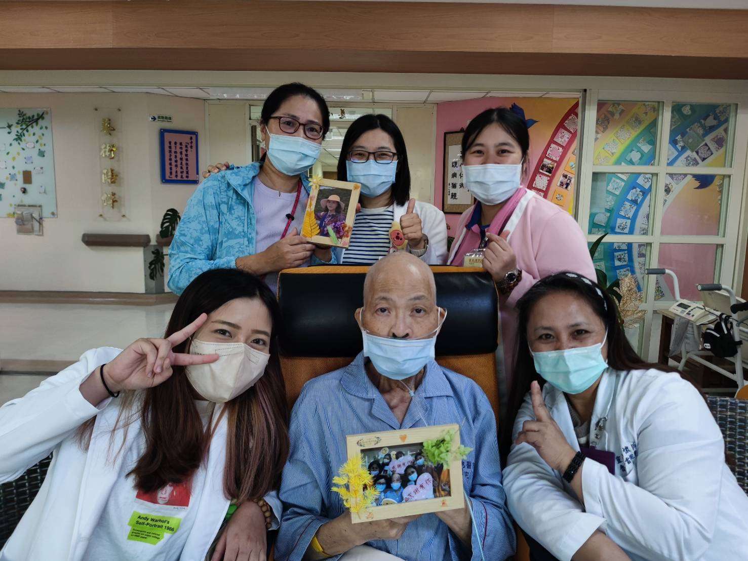 北榮桃分院提前陪病人過母親節 安寧病房陶笛聲飄揚 S__13689096_0
