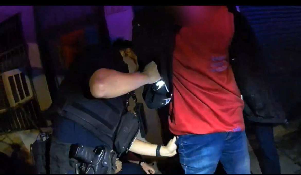 【有片】騎士違規拒檢心虛逃 員警一路緊追最終自摔落網 S__33726466