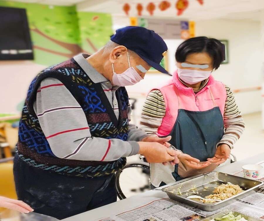 手把手教你做「五行櫛瓜水餃」 北榮桃園分院:長輩牙口不好也能吃 S__17367160