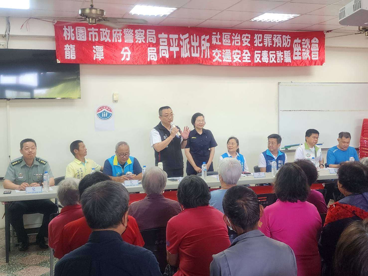 龍潭警前進社區 向民眾宣導防詐知識 S__17367160