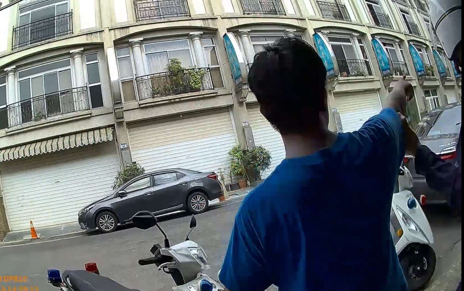 19歲男搭車自爆詐騙司機機警報案 行蹤敗露遭當街逮捕 S__17367160