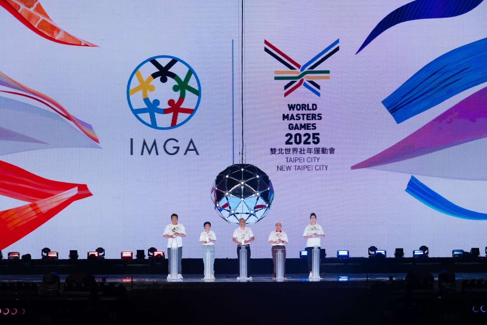 亞洲首次世壯運在台灣!黃仁勳、彭政閔等人點燃聖火 S__17367160