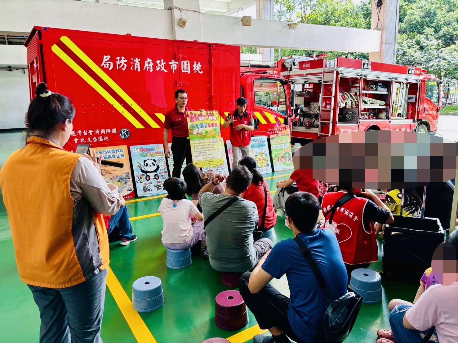 桃消華勛分隊消防體驗活動登場 搭配手語強化聽損童防災觀念 S__17367160
