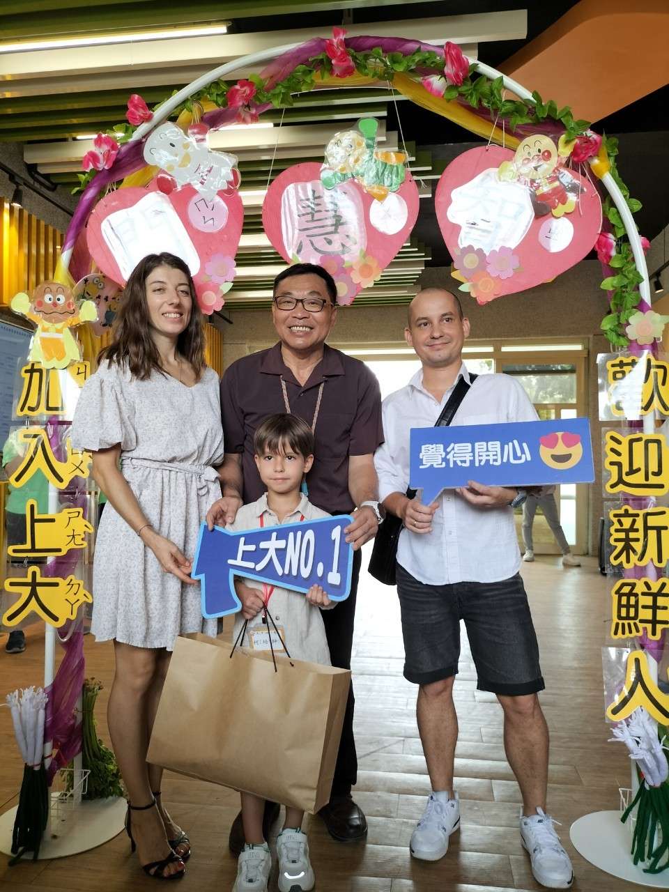 桃市上大國小志工暖心陪伴 助外籍生融入校園生活還當班長 S__3973215_0_0