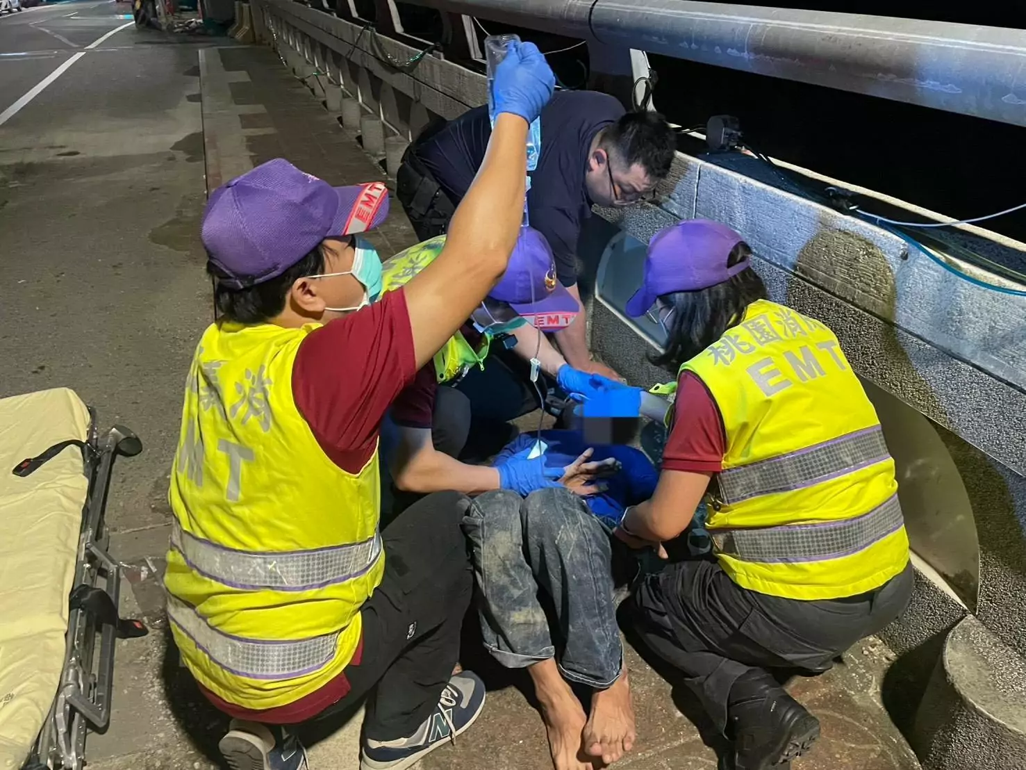 有人要跳河?大園警到場竟是男子癲癇 及時救回他一命 有人要跳河?大園警到場竟是男子癲癇 及時救回他一命