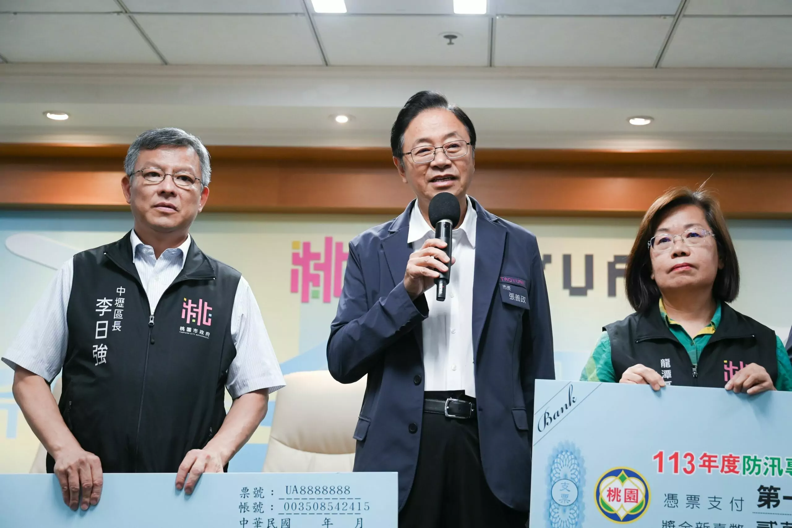 防汛砂包回收業務成效優異 張善政表揚這3區公所 職推課程-花藝