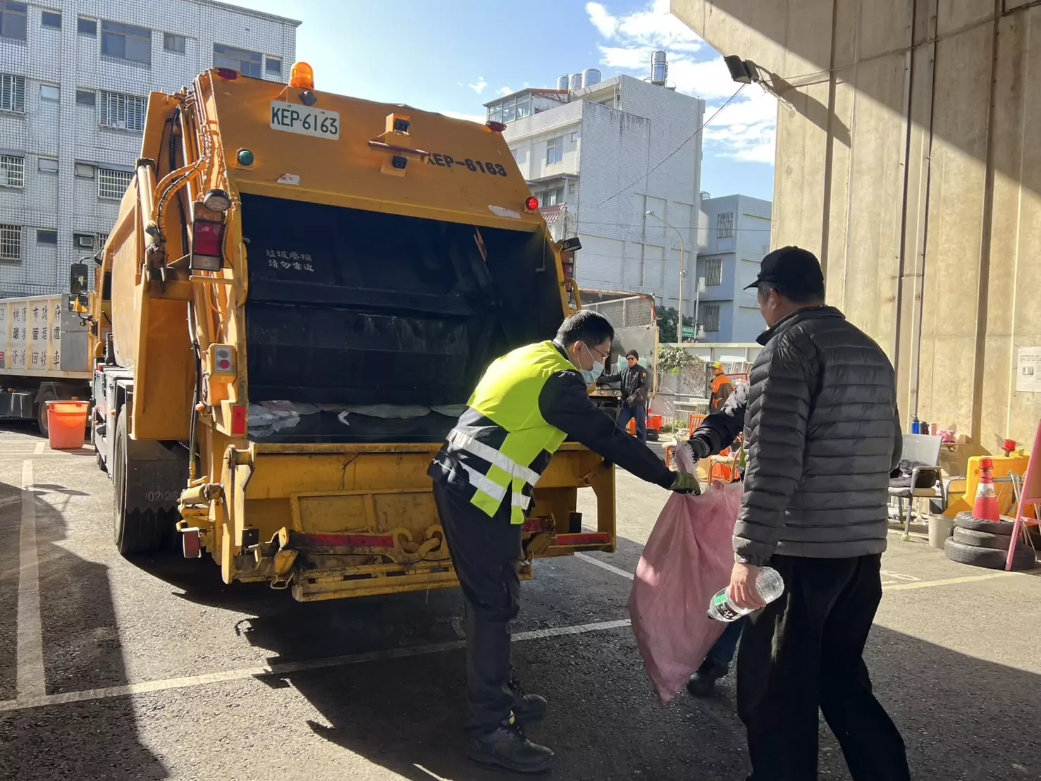 桃園垃圾車今加班清運 環保局:依原時段收運 img 1748481473 2284