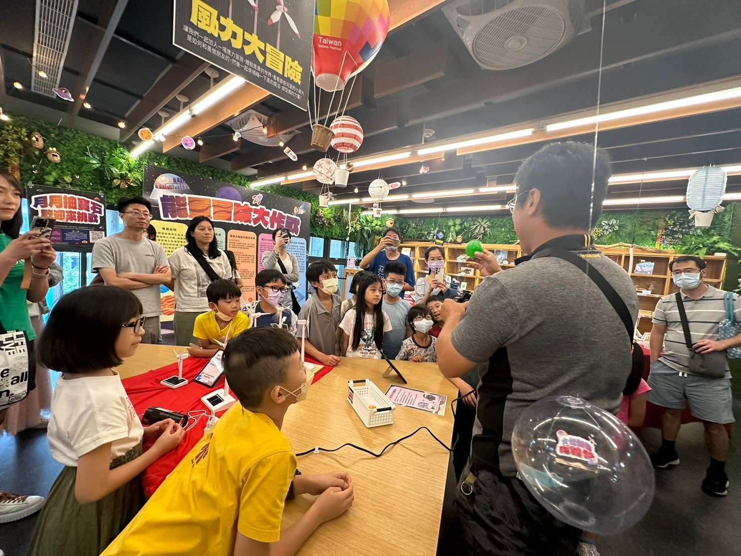 桃市圖大竹分館《星際探索之旅》展覽6/1登場 闖關換代幣抽好禮 職推課程-花藝