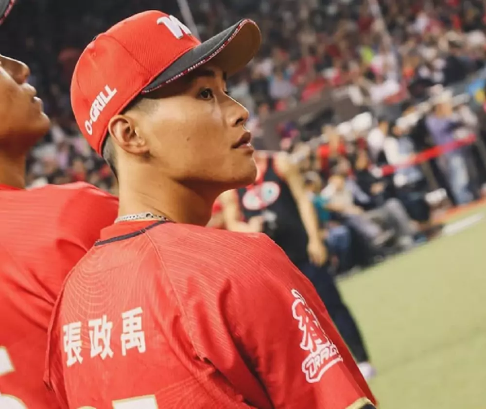 味全龍球星張政禹桃園球場旁出車禍 男大生遭撞骨折 h6h65