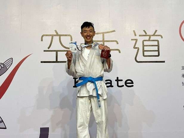 圖二、林俊德同學榮獲空手道一般男子組個人對打第四量級第三名