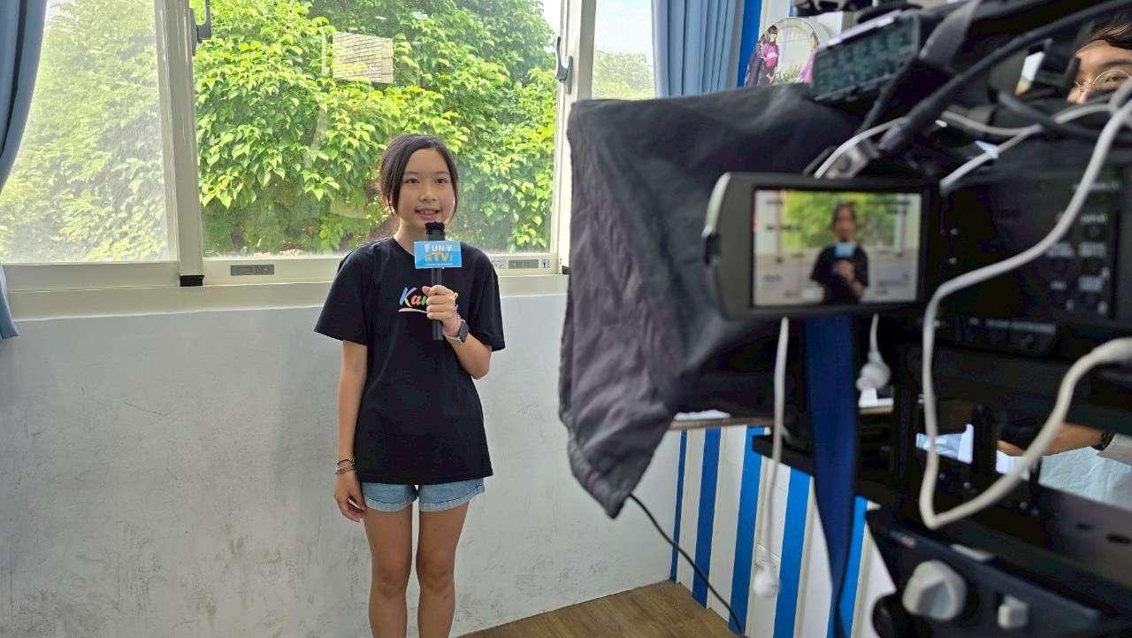 前進偏鄉宣講媒體識讀 學童樂體驗記者工作 記者stand體驗 0