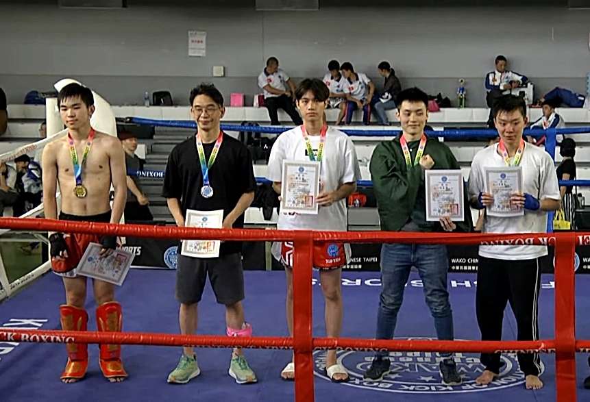 錦標賽7場取6勝!龍華科大學子踢拳摘雙冠 獲最佳美技獎肯定 龍華科大五專生沈琮喻橫掃千軍 踢拳展現最佳美技 2 0