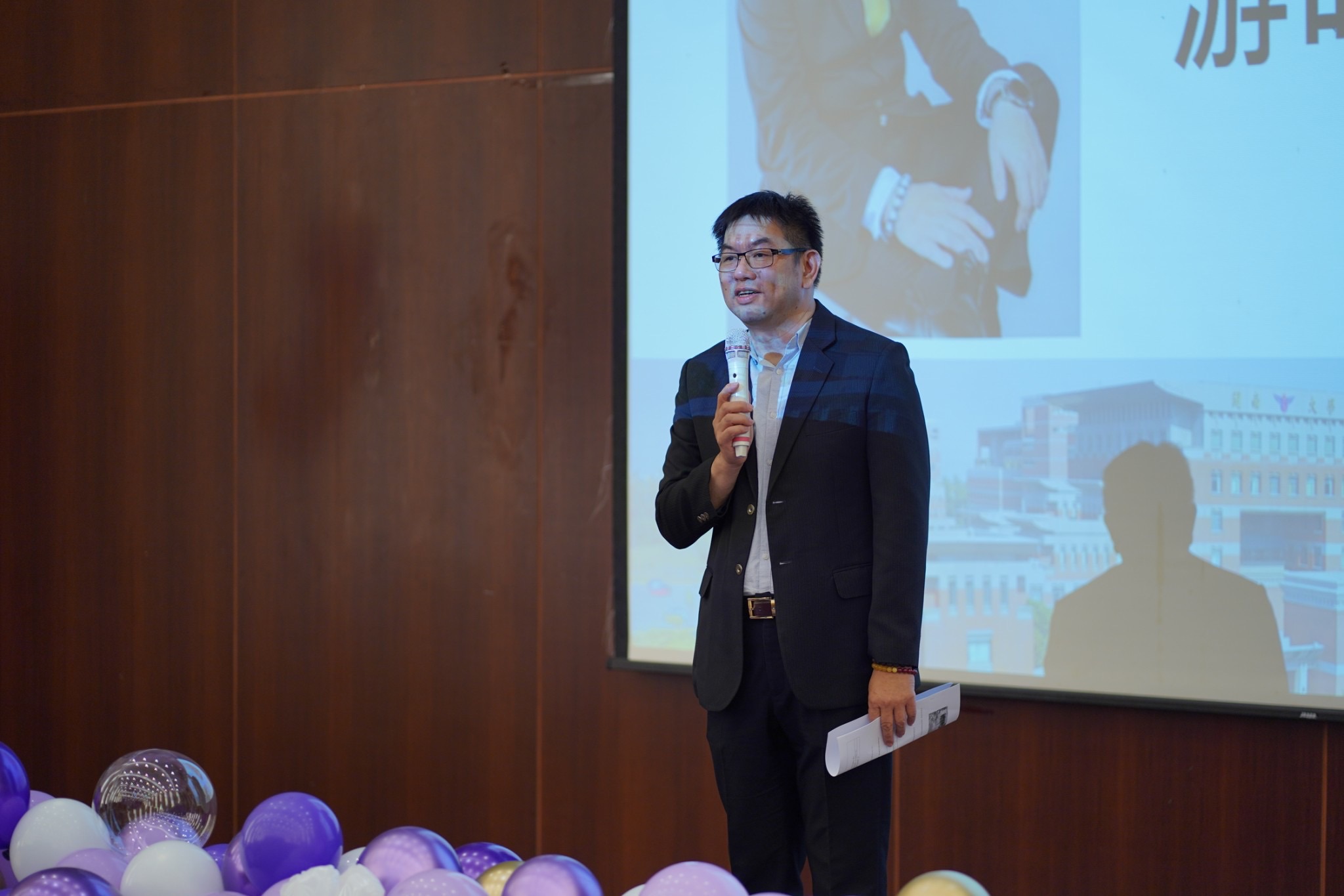 歷經9個月華語學習旅程 開南大學國際專修部403名學生順利結業 游明得副校長致詞