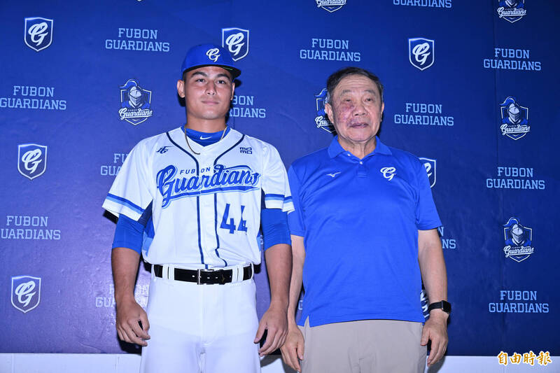 富邦悍將混血投手長文控訴!遭「一軍、國家隊」選手嘲諷被當小丑