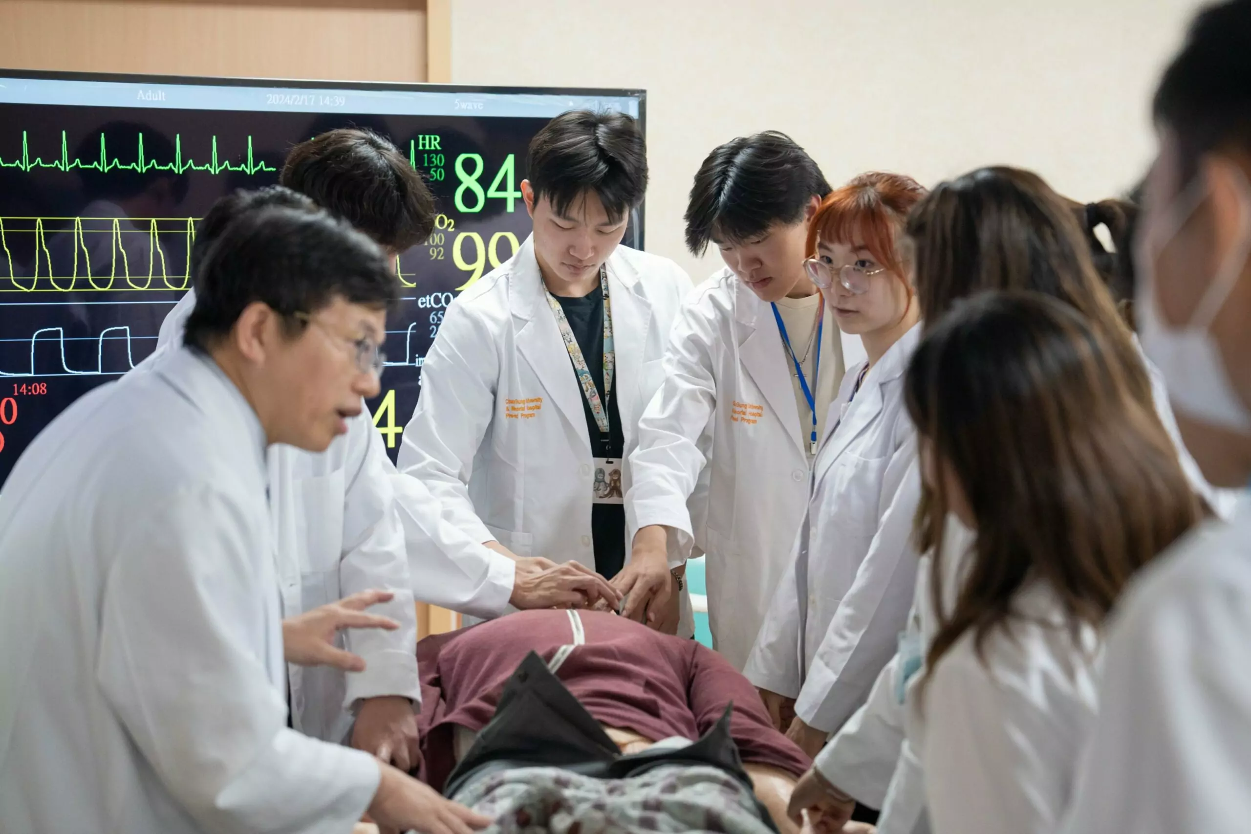 長庚大學醫學預科暑期課程開跑 海外學子親身體驗台灣醫療實力 13246886 1 scaled