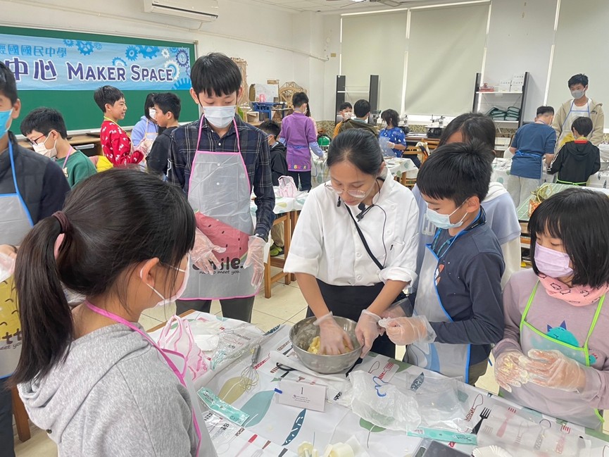閱讀創作也能玩AI!桃市圖推9大課程啟動學童想像力 138846 1