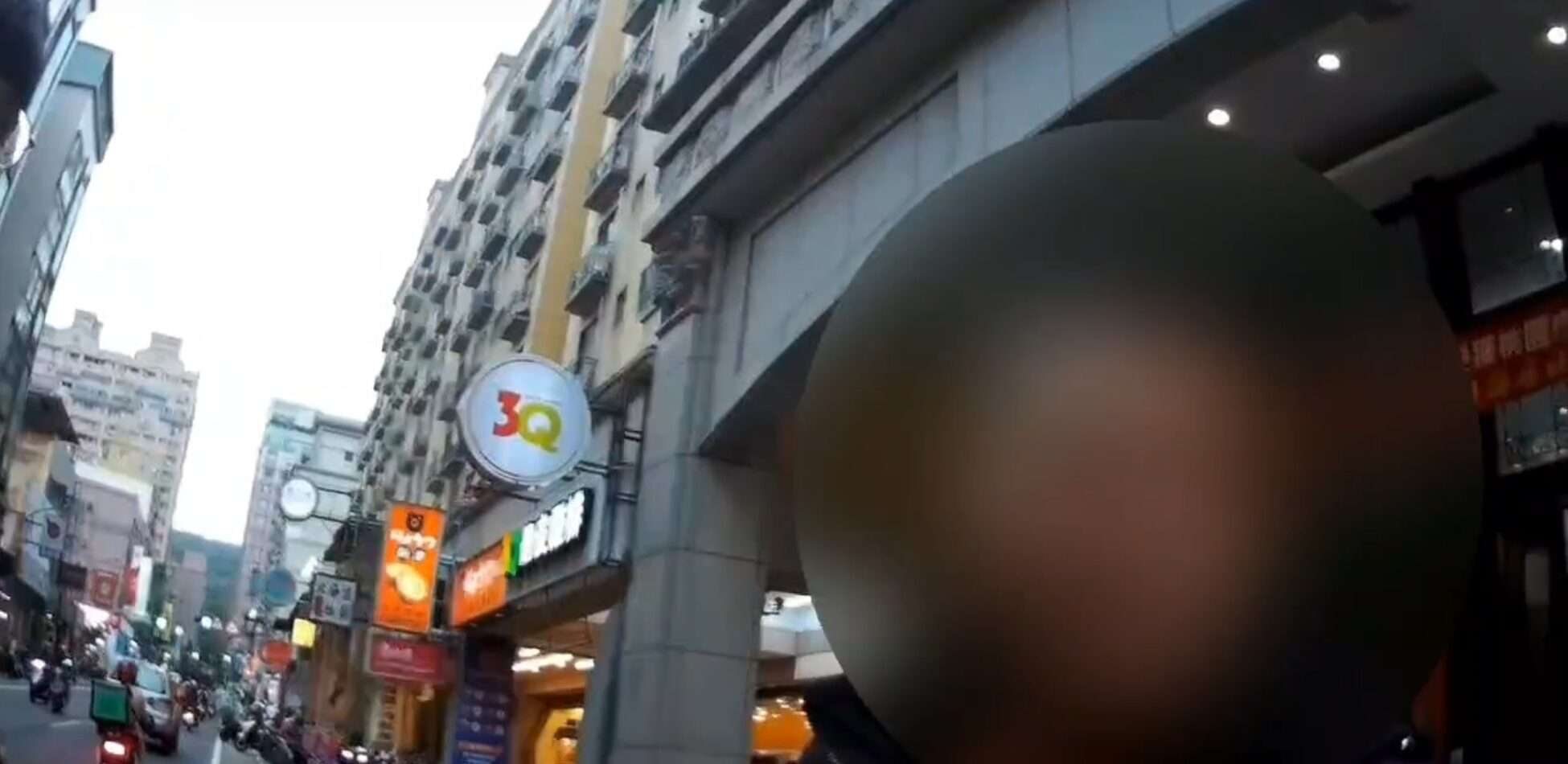 【有片】違停引爆警民口角!桃園男不滿遭盤問失控咆哮 1749265106408 0 e1749265229876