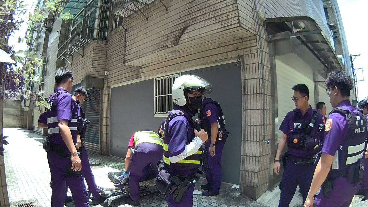【有片】毒犯街頭亡命狂飆!逆向撞騎士、車輛後狼狽落網 2201889 0