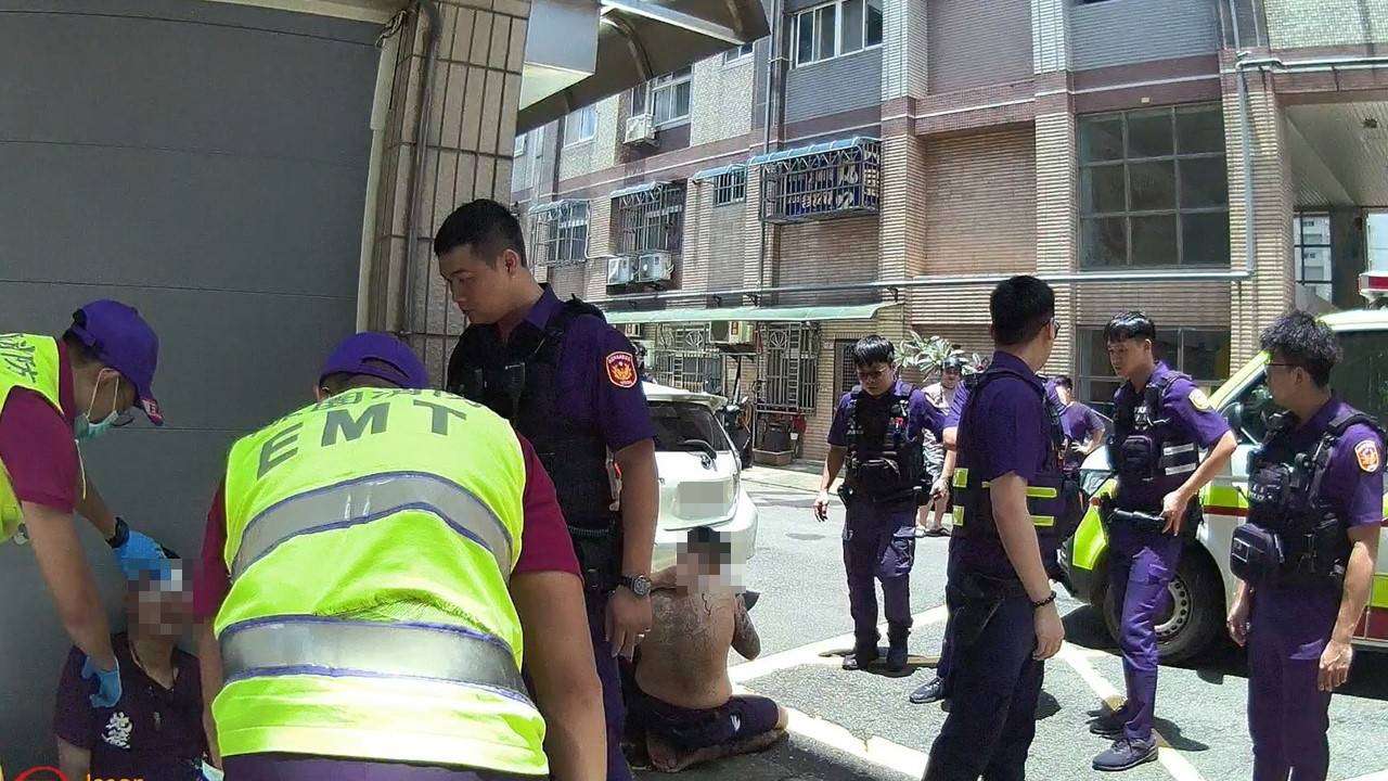 【有片】毒犯街頭亡命狂飆!逆向撞騎士、車輛後狼狽落網 2201890 0