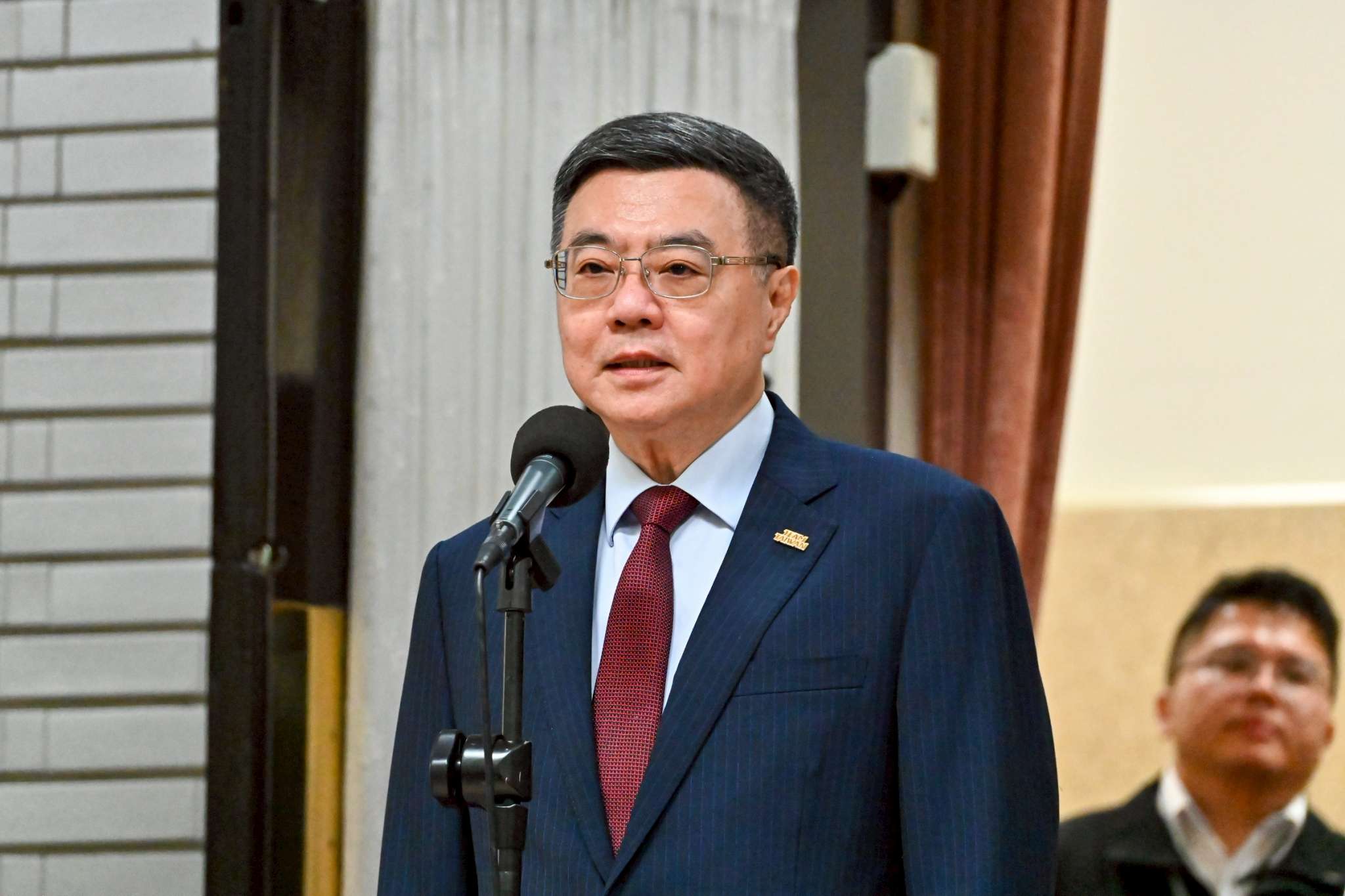 卓榮泰駁斥中央宰割地方 強調「中正路改名」非當前最重要施政 卓榮泰駁斥中央宰割地方 強調「中正路改名」非最重要施政內容