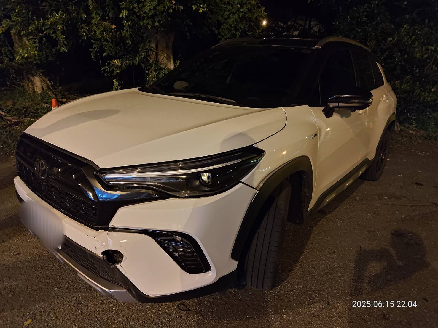 【有片】天降橫禍!疑遭拖吊車輛輪胎脫落 國1轎車慘被砸中 513531 0