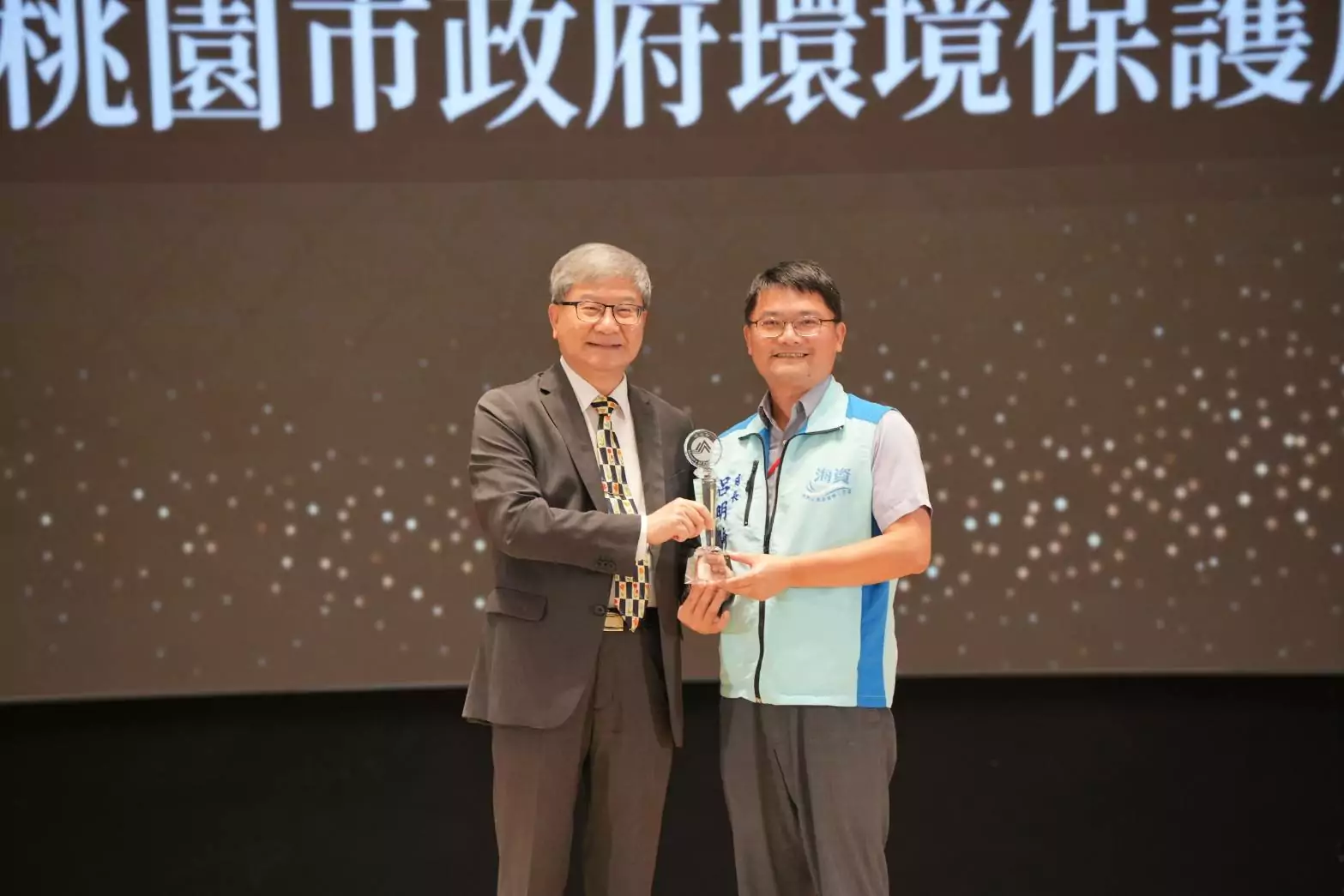 桃園環保局推動焚化底渣再利用 榮獲環境部評鑑優等 桃園環保局推動焚化底渣再利用 榮獲環境部評鑑優等