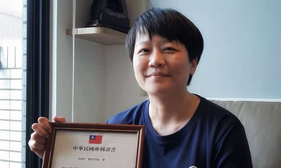 研發電動車位專屬防火裝置 桃消迴龍分隊黃翊真取得專利