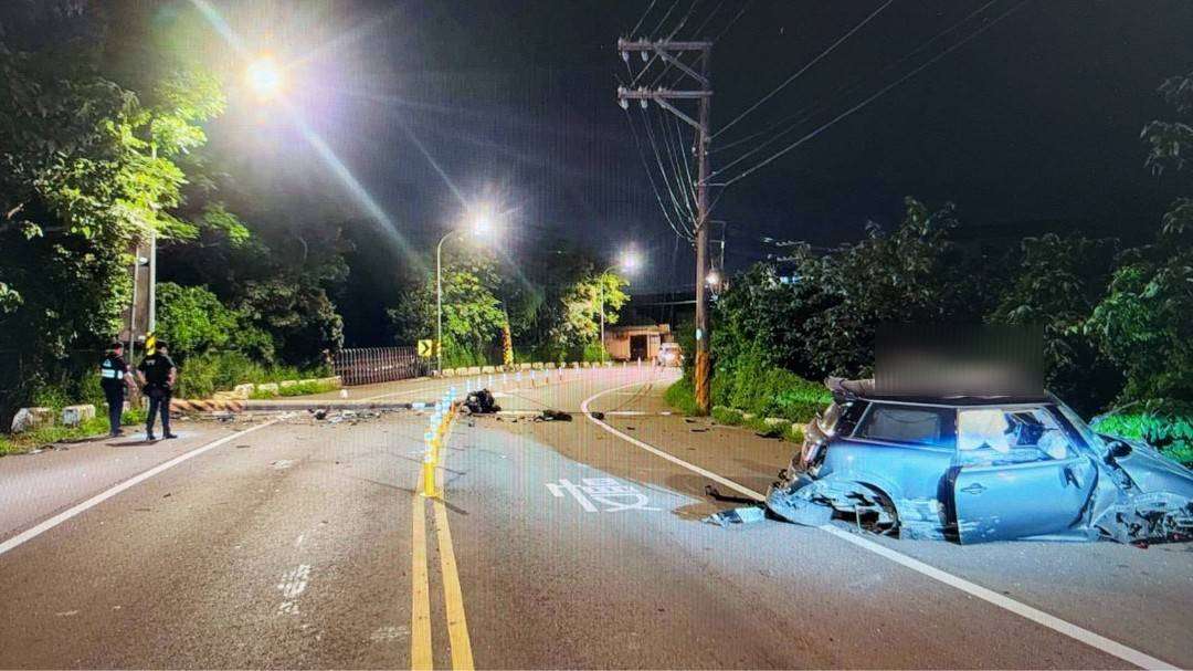 【有片】蘆竹男凌晨失控自撞電桿「酒測破表」當場遭逮捕送辦 638645
