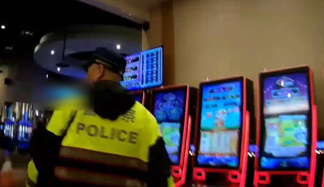 【有片】電子遊藝場暗藏賭博陷阱 蘆竹警持票搜索逮86人 644082