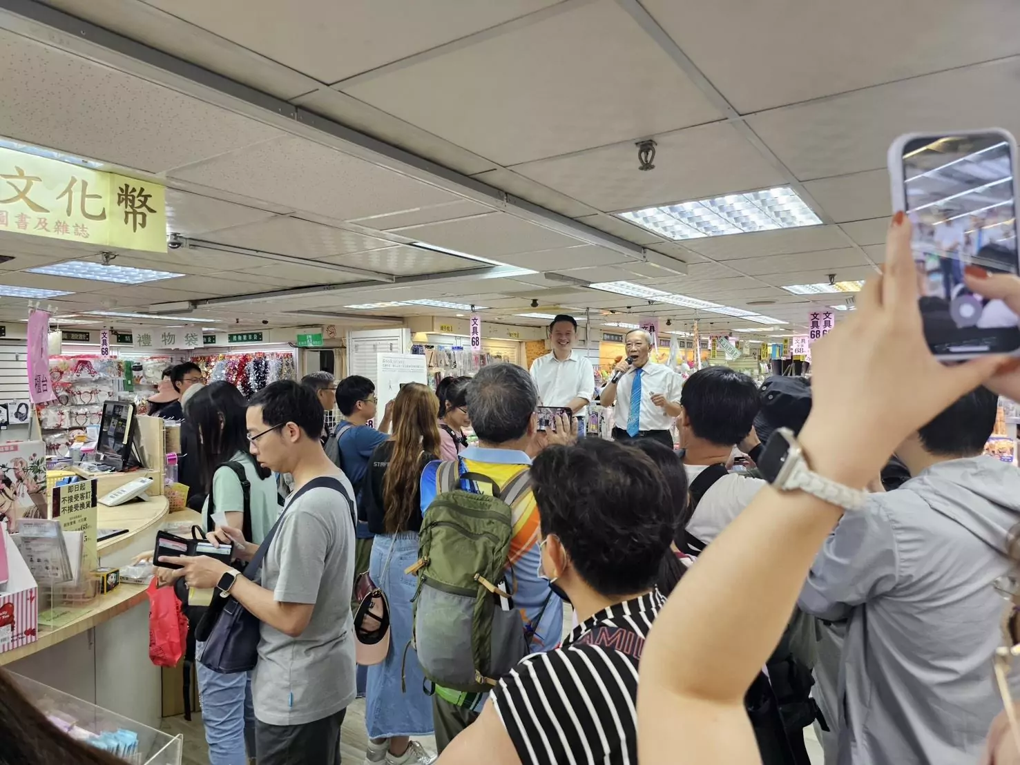 桃園諾貝爾圖書城熄燈倒數 蘇俊賓盼獨立書店接棒傳承精神 桃園諾貝爾圖書城熄燈倒數 蘇俊賓盼獨立書店接棒傳承精神