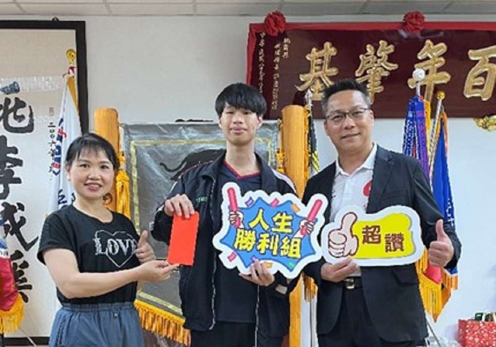 學測後遇父親因病離世 平鎮高中學生下定決心前進醫學系