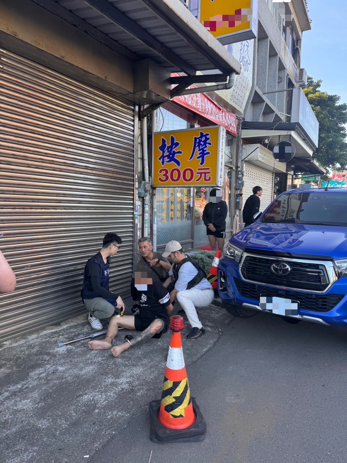 身背「5條通」飛車逃亡!竊盜犯冒險跳山骨折狼狽落網 S 4546617 0