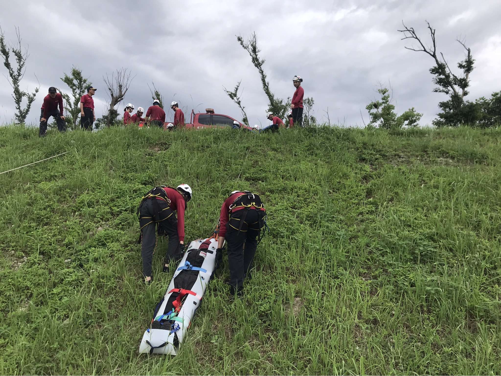 強化繩索救援實戰力 桃消圳頂分隊前進中庄土丘逼真演練 S 470589512 0