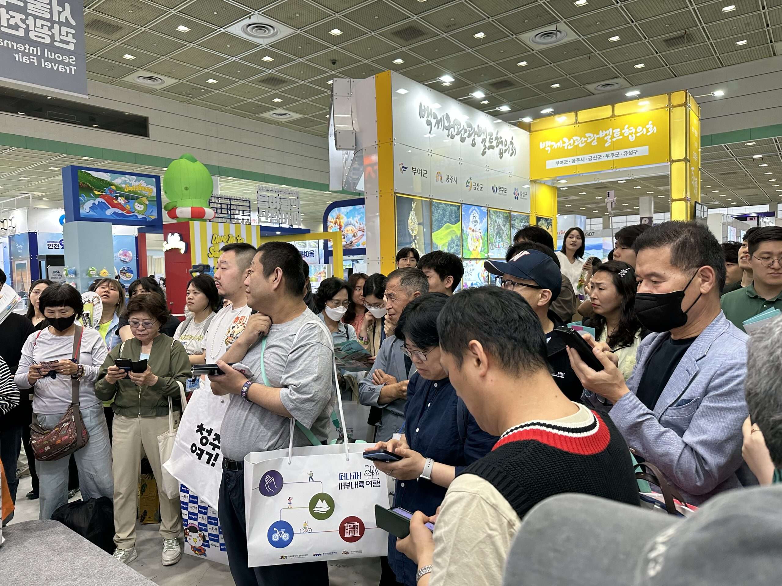 桃園觀旅局前進韓國最大旅展 大溪豆干現場飄香 S 9216155 scaled