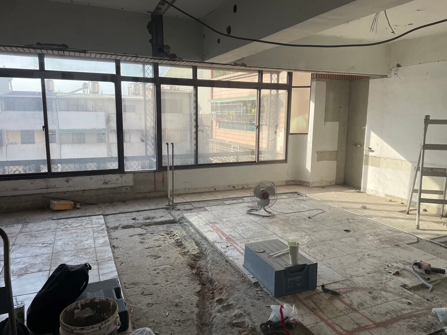 屋主必知!室內裝修依法申請許可 違規最高罰30萬元