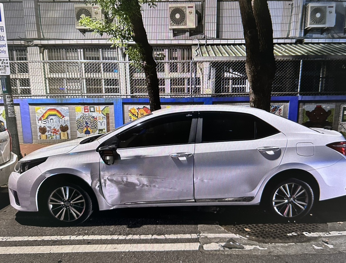 【有片】桃園中壢飛車追逐大亂鬥 路邊14台汽機車慘遭波及 hw54g5wg 1