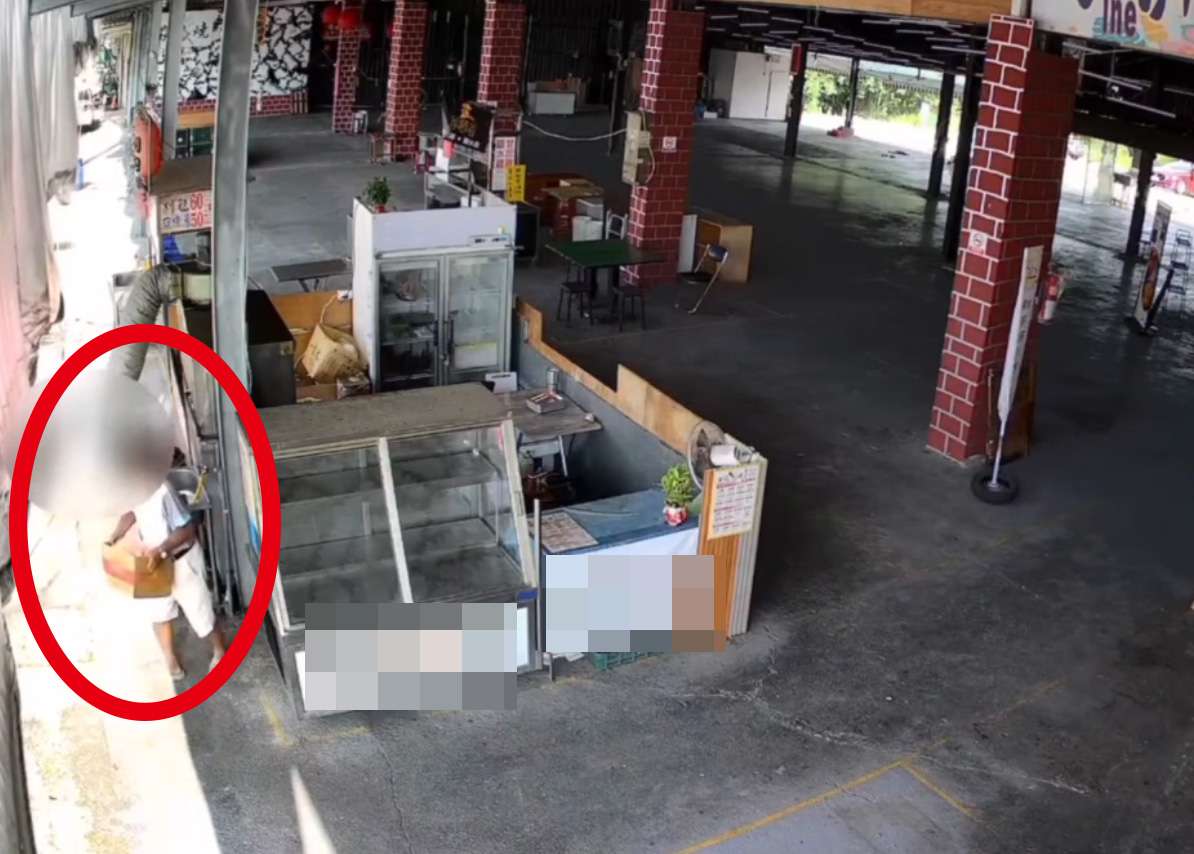 疑失智症發作把熱炒店蒜頭「整箱搬走送人」 老翁被依竊盜罪嫌送辦 螢幕擷取畫面 (316)
