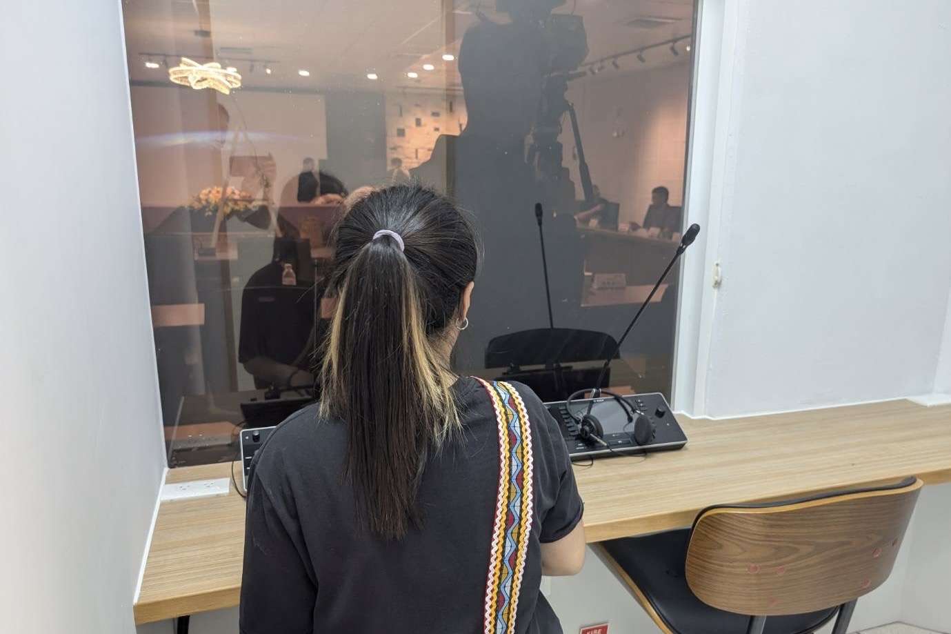 東華大學啟用原民族語口譯室 曾智勇:培育更多專門人才 圖片六、東華大學原住民民族學院建置族語口譯室