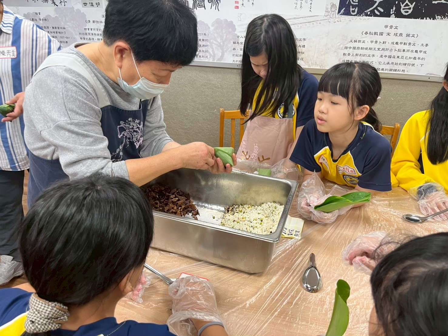 連粽葉都自己摘!龜山自強國小結合生命及環境教育 學童體驗包粽子樂趣 自強03 0
